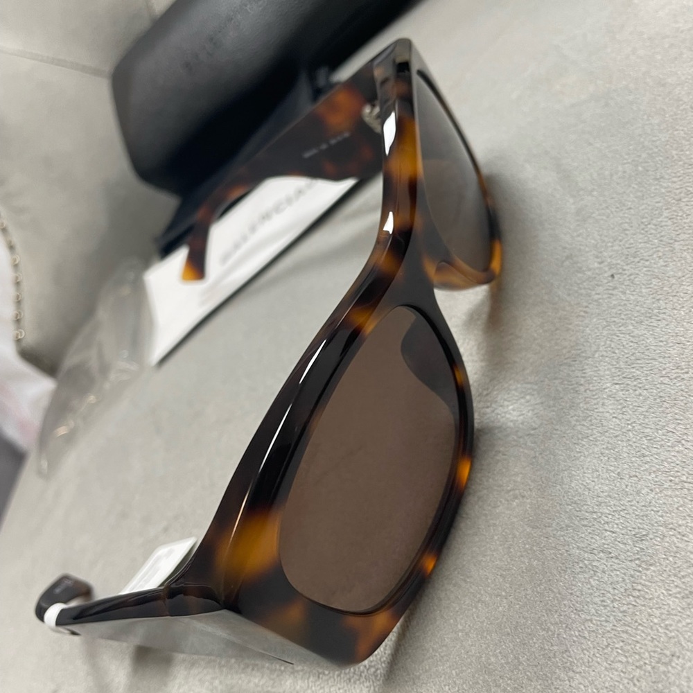 Authentic Balenciaga Unisex 59MM Rectangle Sunglasses, Havana - Picture 6 of 6